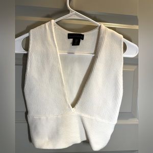House of Harlow, white ribbed v crop top.